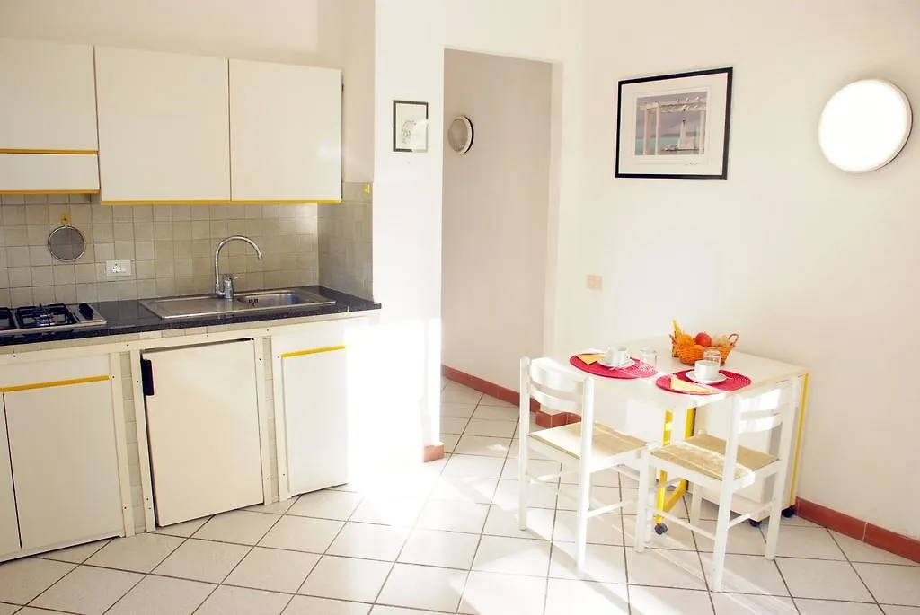 Residence Della Luna Порт-Аццурро 3*,  Италия